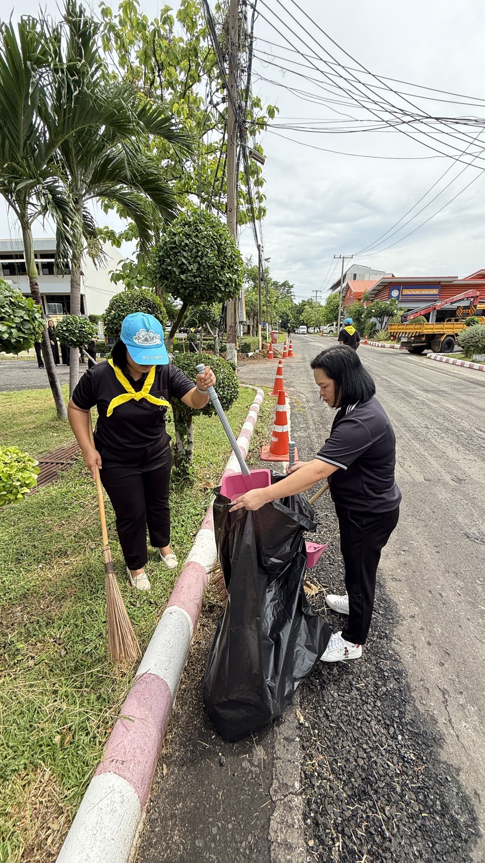 title - ส.ป.ก.ยโสธร ร่วมกิจกรรมจิตอาสาพัฒนา เนื่องในวันพระบาทสมเด็จพระปกเกล้าเจ้าอยู่หัว